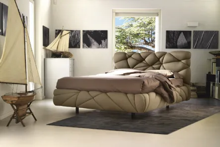 Letto di design imbottito e soffice come una nuvola Marvin di Noctis