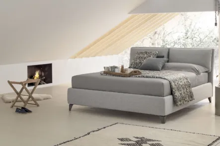 Letto in tessuto imbottito con testiera e box contenitore Pitagora di V&Nice