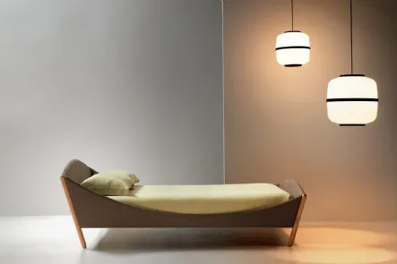 Letto singolo Lullaby Modern in tessuto con piedi in legno inclinati di Noctis