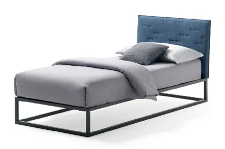 Letto singolo in tessuto imbottito con struttura in metallo Twist di Bside