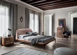 Letto Michelangelo con testiera in pelle plissettata di Tonin Casa