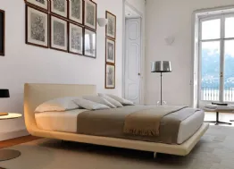 Letto in tessuto imbottito con testiera curvilinea Tuliss di Desirèe