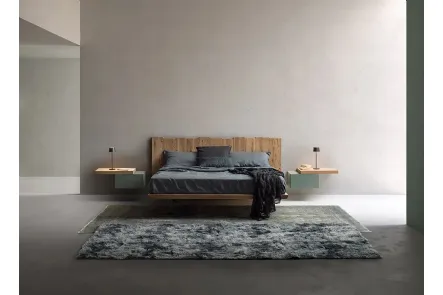 Letto in massello di Rovere con testiera sospesa Urban Ranch Slim di Devina Nais