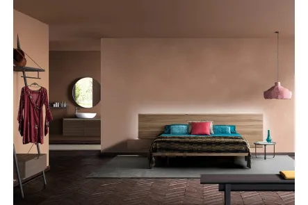 Letto in legno massello di Rovere con testiera sospesa Zen Slim di Devina Nais