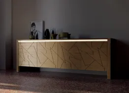 Madia Diagona Art 1753 in legno intagliato laccato tortora con illuminazione di Fratelli Mirandola