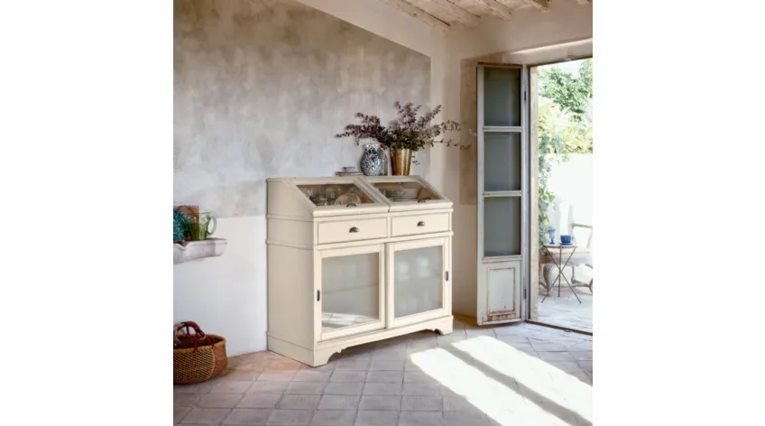 Madia Aurelia in legno con ante in vetro di Tonin Casa