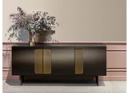 Madia Debussy in vetro laccato nero con maniglie in vetro laccato bronzo di Tonin Casa