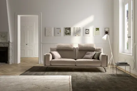 Divano lineare moderno in tessuto Living Bright di Samoa