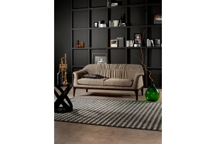 Divano lineare Tiffany sofa in tessuto con struttura in legno di Tonin Casa