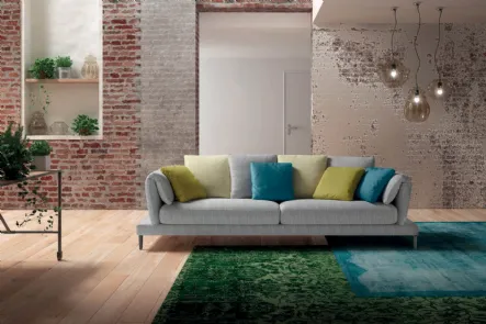 Divano lineare moderno in tessuto Upper Twist di Samoa