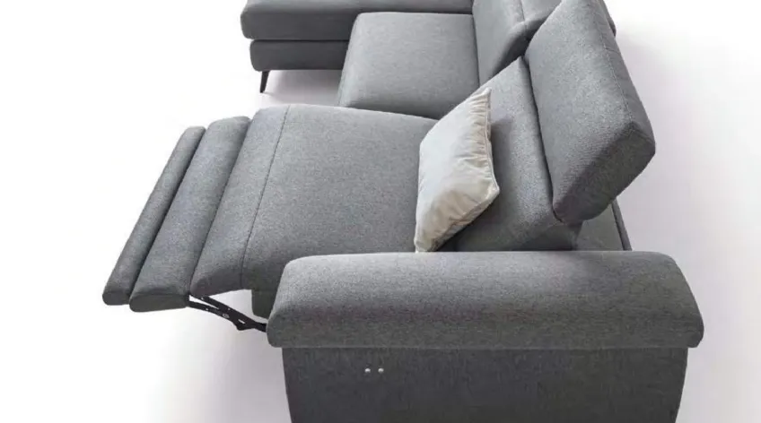 Divano con movimento relax in tessuto Zeno di Le Comfort