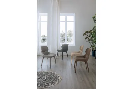 Sedia Detroit imbottita e interamente rivestita in tessuto Soft-Touch vintage di Target Point