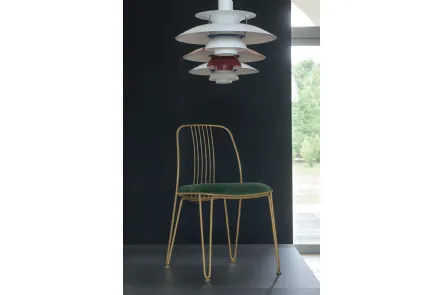 Sedia Granada con struttura in metallo verniciato e seduta imbottita e rivestita in morbida microfibra effetto velluto di Target Point