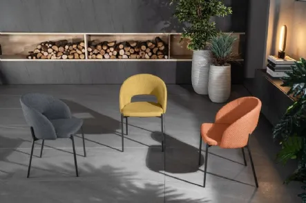 Sedia vari colori in tessuto con gambe in metallo Greta di Stones