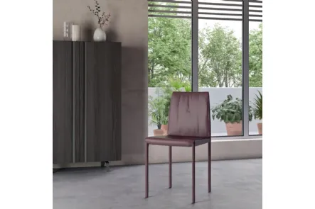 Sedia da soggiorno con telaio in acciaio, rivestimento in ecopelle, Dafne di Orme