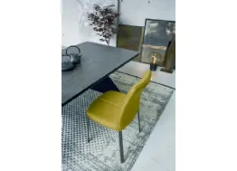 Sedia Chicco rivestita in tessuto imbottito con struttura in metallo antracite di Sedit