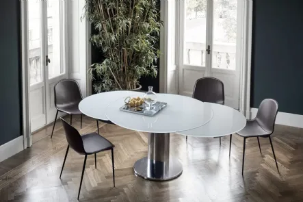 Sedia Seventy rivestita in cuoio con struttura in acciaio laccato di Bontempi