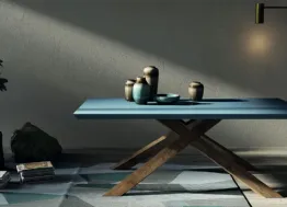 Tavolo Art 1436 Miss in legno di abete spazzolato laccato blu petrolio di Fratelli Mirandola
