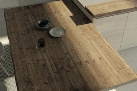 Tavolo Art 822 in legno di abete spazzolato di Fratelli Mirandola