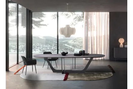 Tavolo Cosmopolitan con piano e base in Rovere massello di Devina Nais