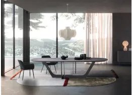 Tavolo Cosmopolitan con piano e base in Rovere massello di Devina Nais
