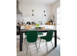 Tavolo allungabile con top in ceramica stone e gambe in legno di faggio laccato grafite Eminence Wood di Connubia