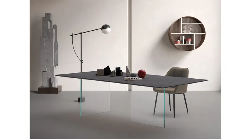 Tavolo Manhattan in Rovere massello con base in vetro di Devina Nais
