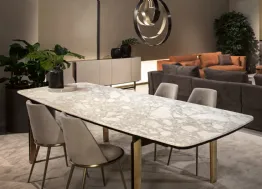 Tavolo in marmo con gambe in metallo scavato Mirage di Cantori