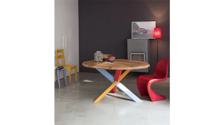 Tavolo Round di Devina Nais