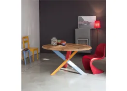 Tavolo Round di Devina Nais