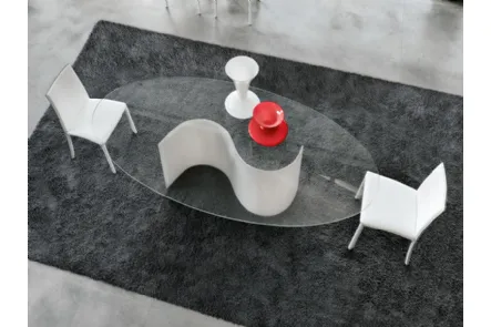 Tavolo ovale con top e base in vetro Segno di Unico Italia