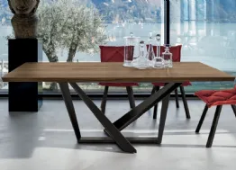 Tavolo rettangolare Priamo in legno impiallacciato con struttura in metallo di Target Point
