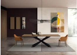 Tavolo Dakota con piano in Rovere massello e base in ferro di Devina Nais