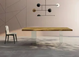 Tavolo Milos di Fratelli Mirandola con piano in legno di rovere con base in vetro di Fratelli Mirandola
