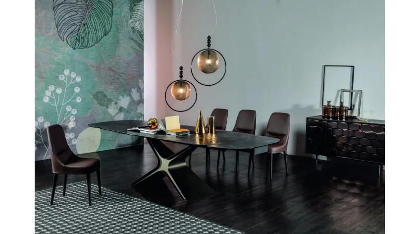 Tavolo Calliope con top in ceramica e base in acciaio di Tonin Casa