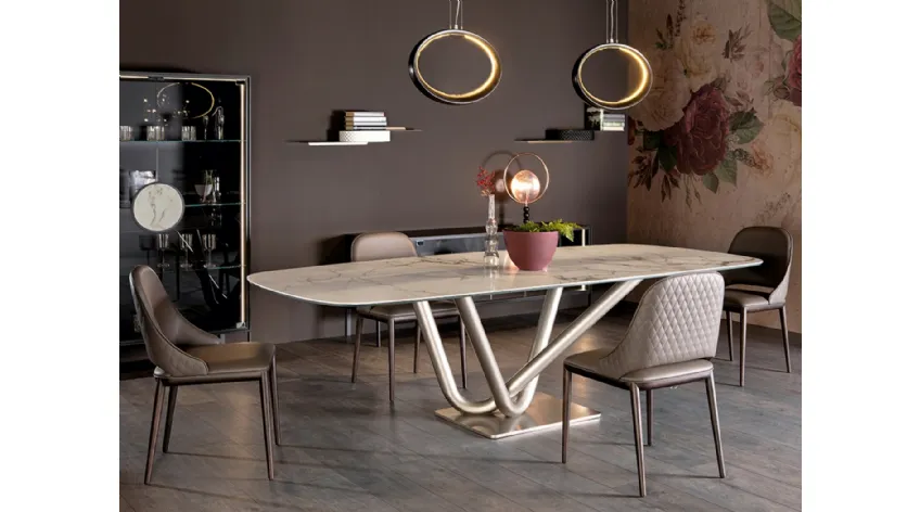 Tavolo con top in grès porcellanato e base in metallo verniciato Victory di Tonin Casa