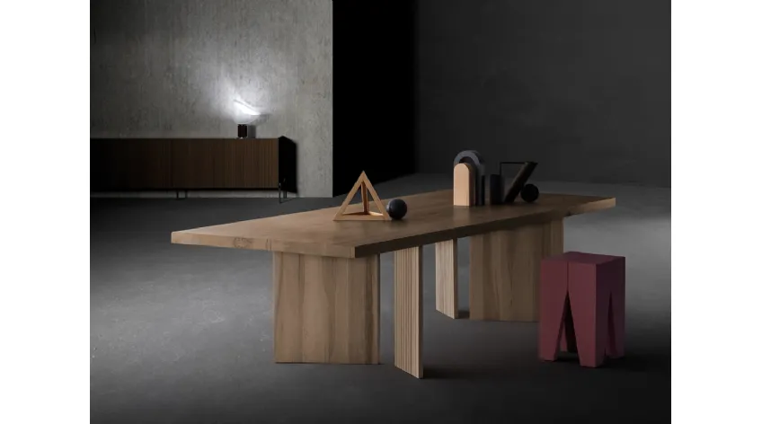 Tavolo Wood in legno massello di Rovere di Devina Nais