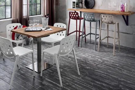 Tavolo moderno Zoe in laminato e metallo di La Primavera