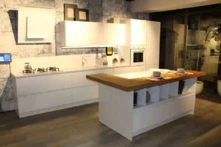 Cucina Lube laccata bianca lucida con top quarzo bianco lucido 