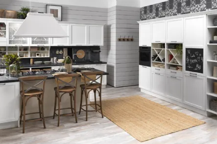 Cucina Classica con isola Contempo in Frassino Bianco di Creo