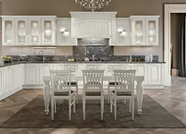 Cucina classica in legno bianco e marmo Veronica 04 Lube