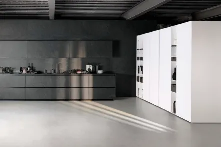 Cucina Design lineare Antis Project 2 in gres e alluminio di Euromobil