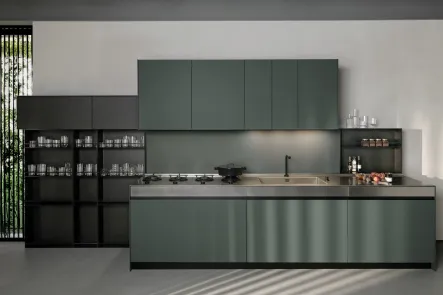 Cucina Design lineare Sei Project 2 in laminato Fenix e top in acciaio invecchiato di Euromobil