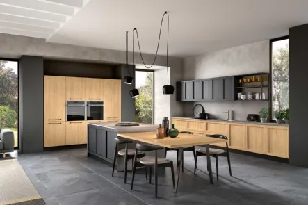 Cucina Moderna con isola Class 02 in legno finitura Rovere nodato e laccato Fumo di GM Cucine