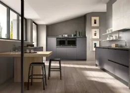 Cucina Moderna con penisola Joy 04 in melaminico Grafite e laminato Rovere chiaro di GM Cucine