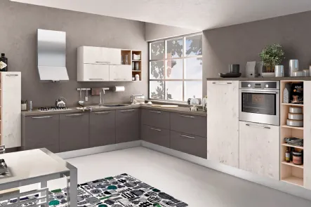 Cucina Moderna Kyra in Abete Nordico Bianco e Laccato Lucido di Creo