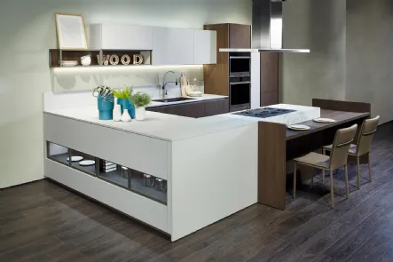 Cucina Moderna con penisola Immagina Wood 07 in laccato e Rovere di Lube