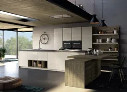 Cucina Moderna in legno di abete grigio con penisola Mood 01 di Fratelli Mirandola