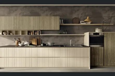 Cucina Moderna lineare in legno di abete con ante dogate verticalmente a larghezza differenziata New Step 01 di Fratelli Mirandola