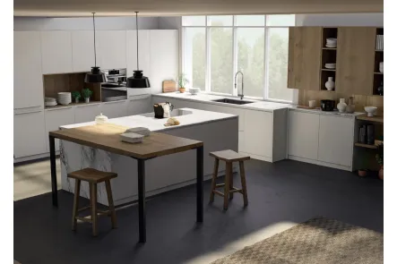 Cucina Moderna angolare con isola e penisola New Time e New Time Gola in legno naturale e laccato bianco di Fratelli Mirandola